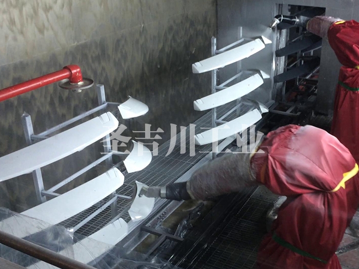 Tail robot spraying line